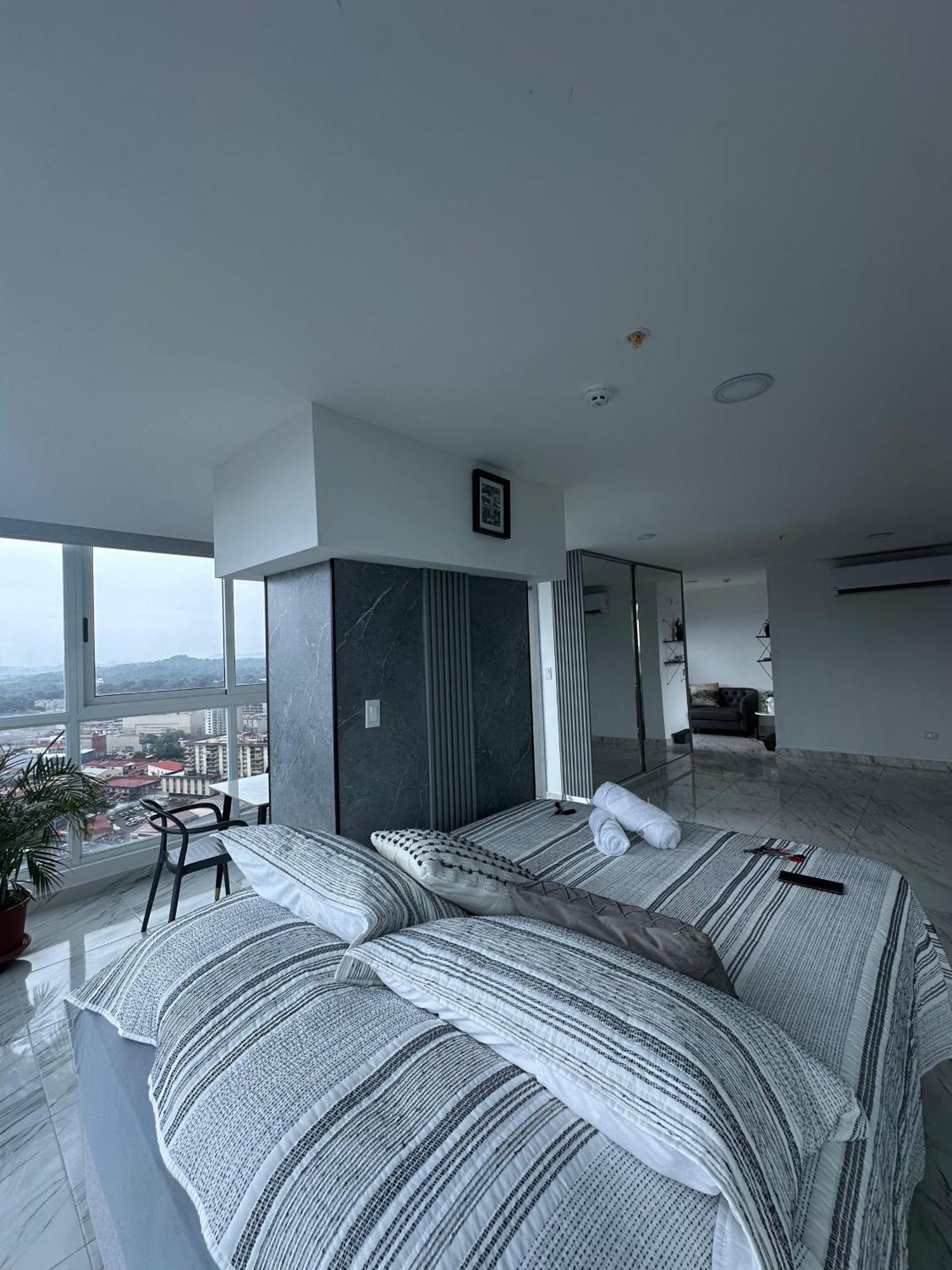 Apartment Frente Al Mar Con Vista Panoramica En Avenida Balboa,